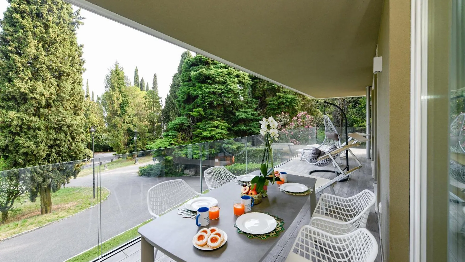 Mgh - Lake & Love Apartment Gardone Riviera 0*,