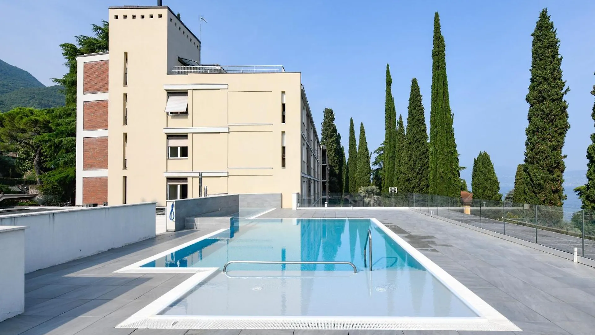 Mgh - Lake & Love Apartment Gardone Riviera Italië